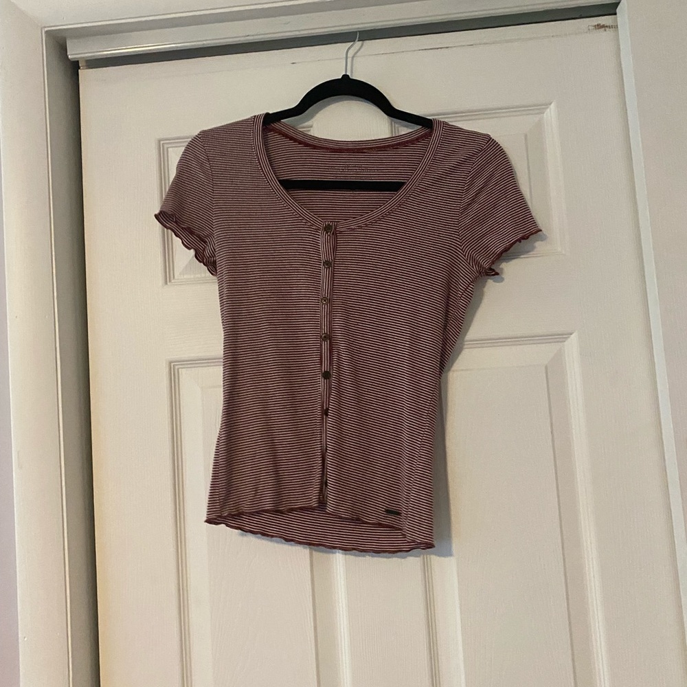 Short sleeve shirt with buttons